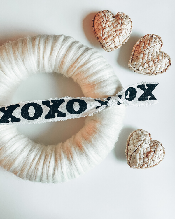 DIY Yarn wreath for Valentine's Day