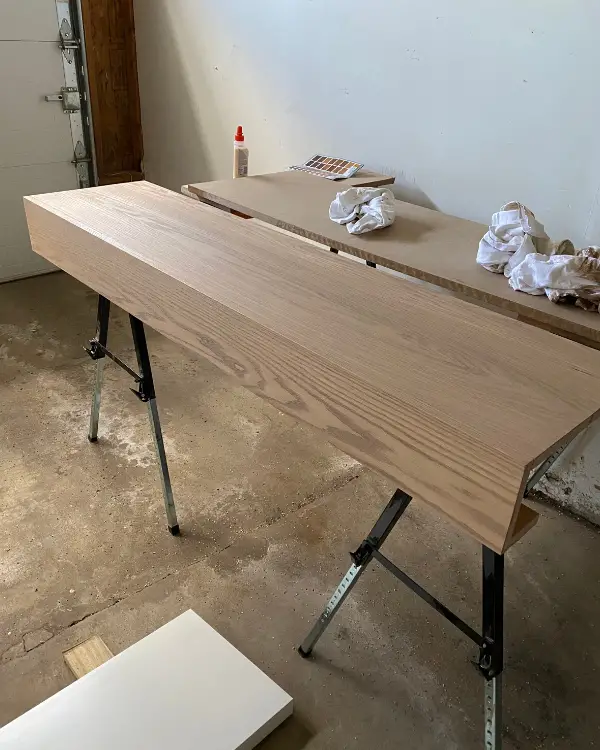 Staining the diy mantel top
