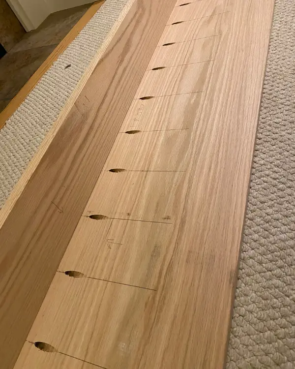 Pocket screws in the new mantel top
