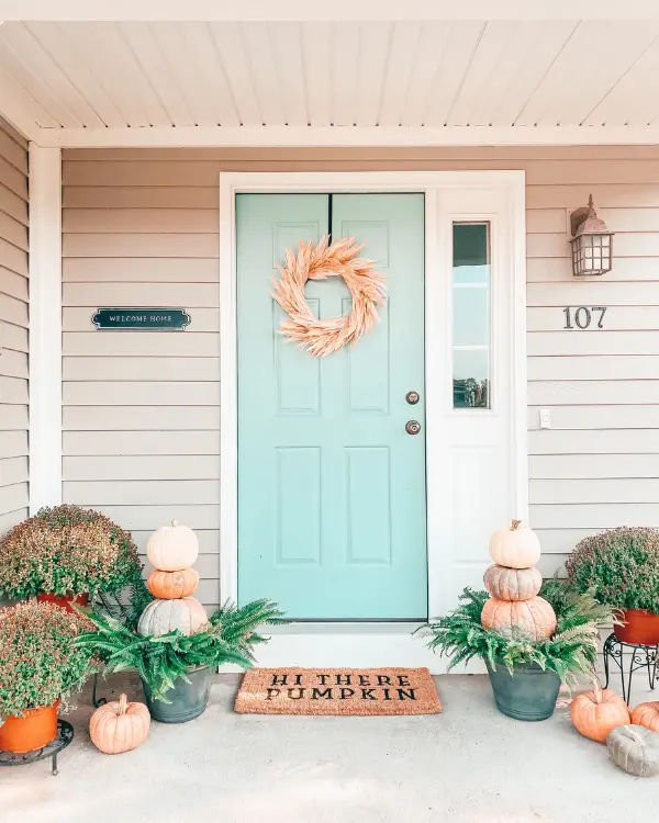 Making a Pumpkin Stack for the Porch with Real Pumpkins