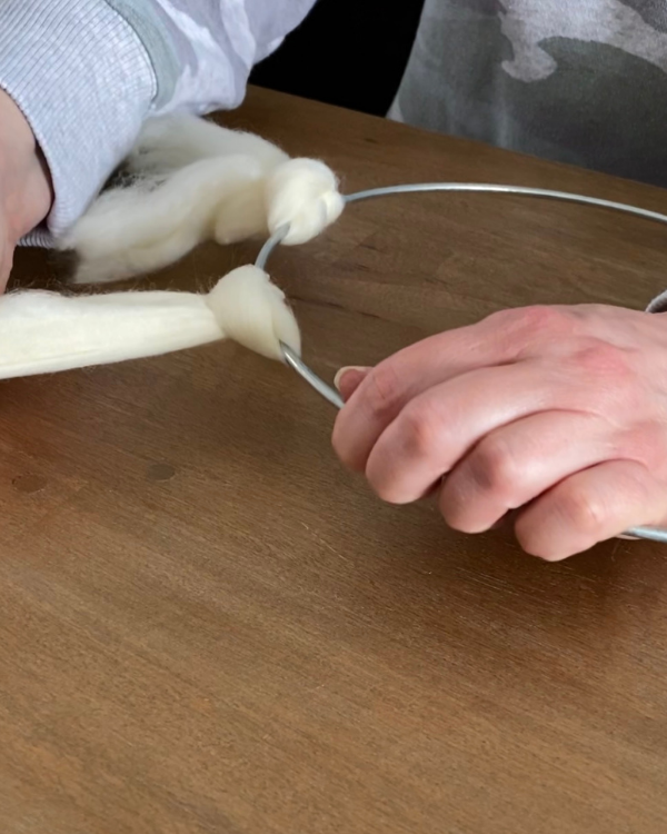 how to make a boho wreath with thick fuzzy yarn