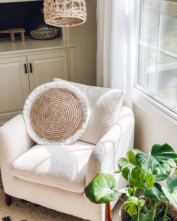 Here is the completed DIY No Sew Round Throw Pillow.