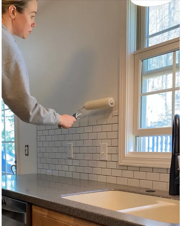 Pianting the walls