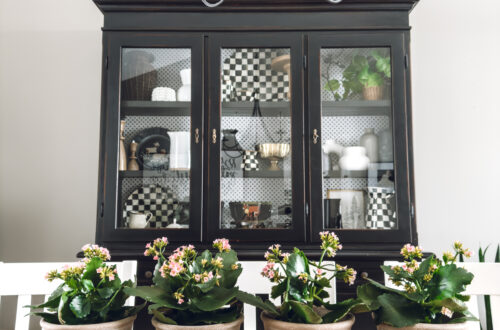 natural Valentine centerpiece with moss hearts